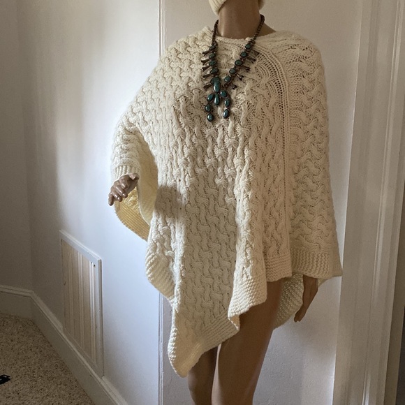 New wool, acrylic mix woven poncho - Picture 8 of 8